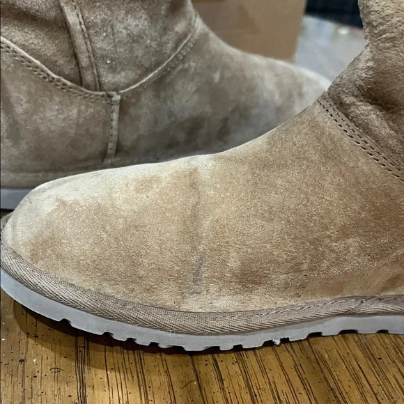 UGG Women's Brown Lace Up Boots - Picture 10 of 11